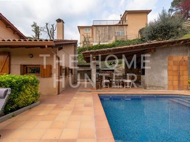 Casa con piscina in vendita a Carrer del Sot de l'Arca