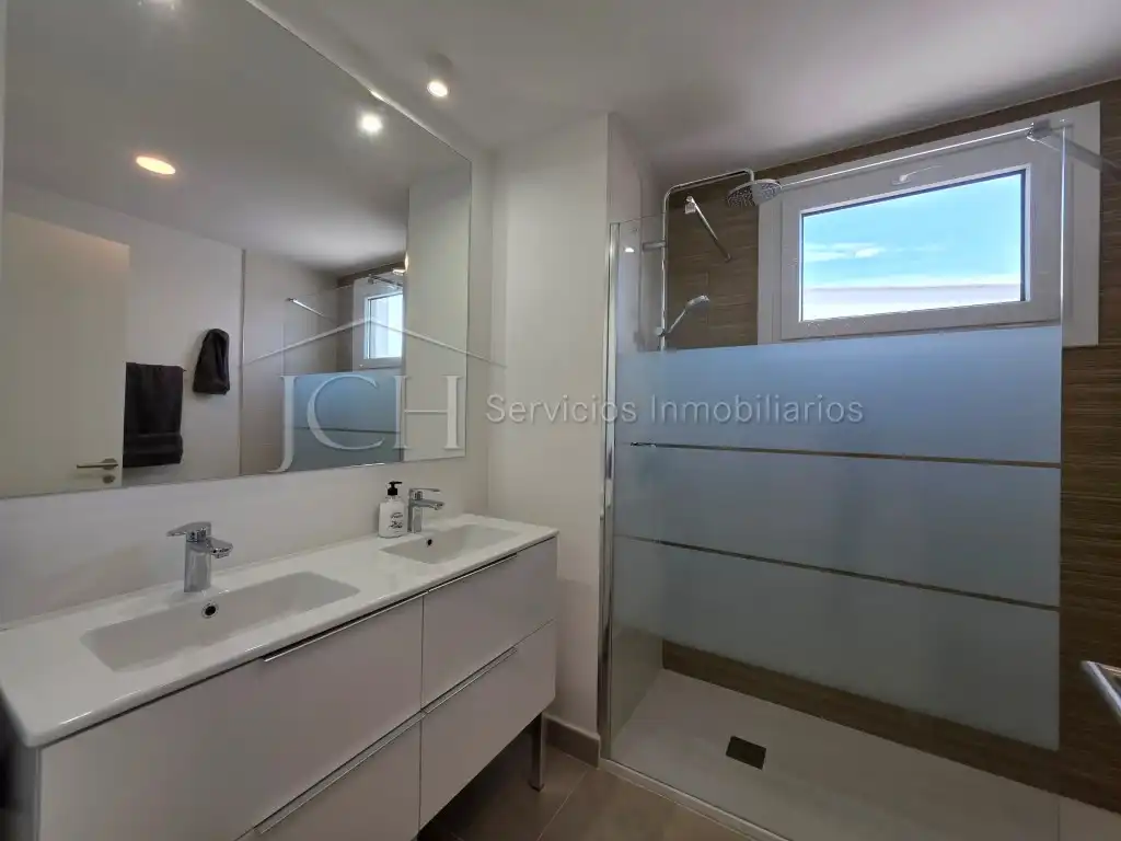 Baño de Ático de alquiler en Estepona con Amueblado