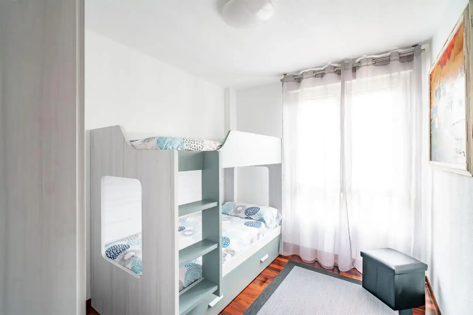 Schlafzimmer von Wohnung zur Miete in Santander mit Balkon