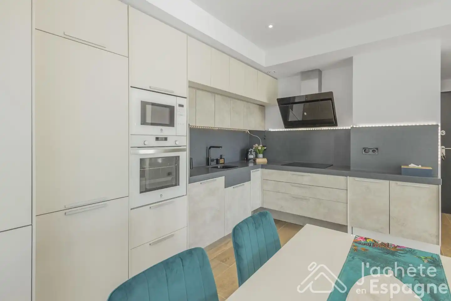 Cocina de Piso en venta en Torrevieja con Aire acondicionado y Terraza
