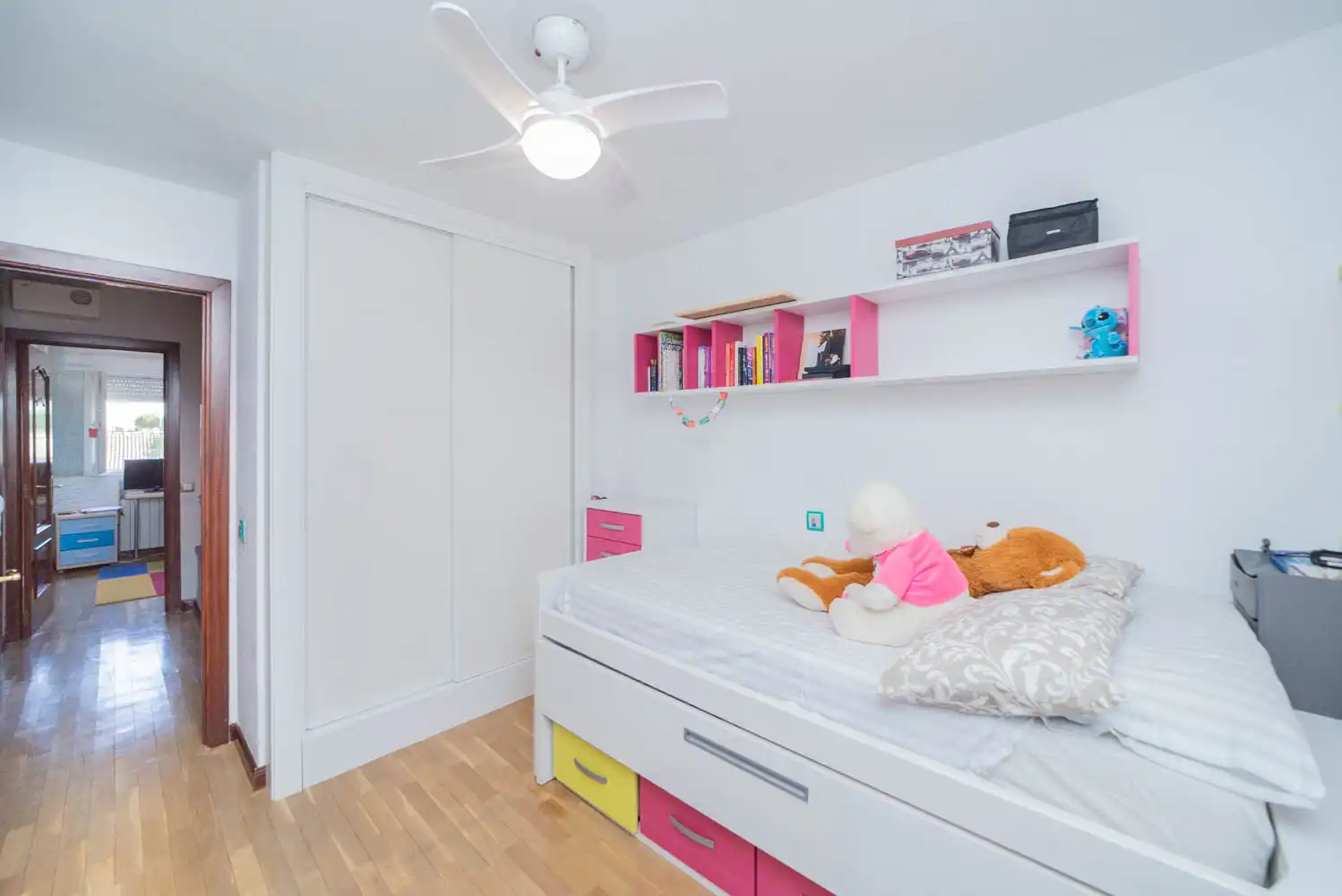 Schlafzimmer von Einfamilien-Reihenhaus zum Verkauf in Alpedrete mit Heizung, Terrasse und Gemeinschaftspool