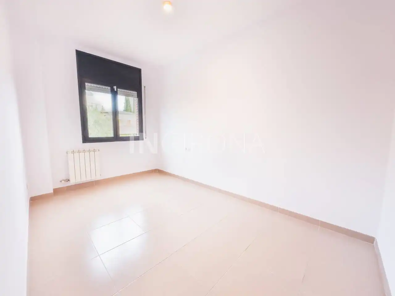 Schlafzimmer von Wohnung zum Verkauf in Girona mit Heizung, Terrasse und Balkon