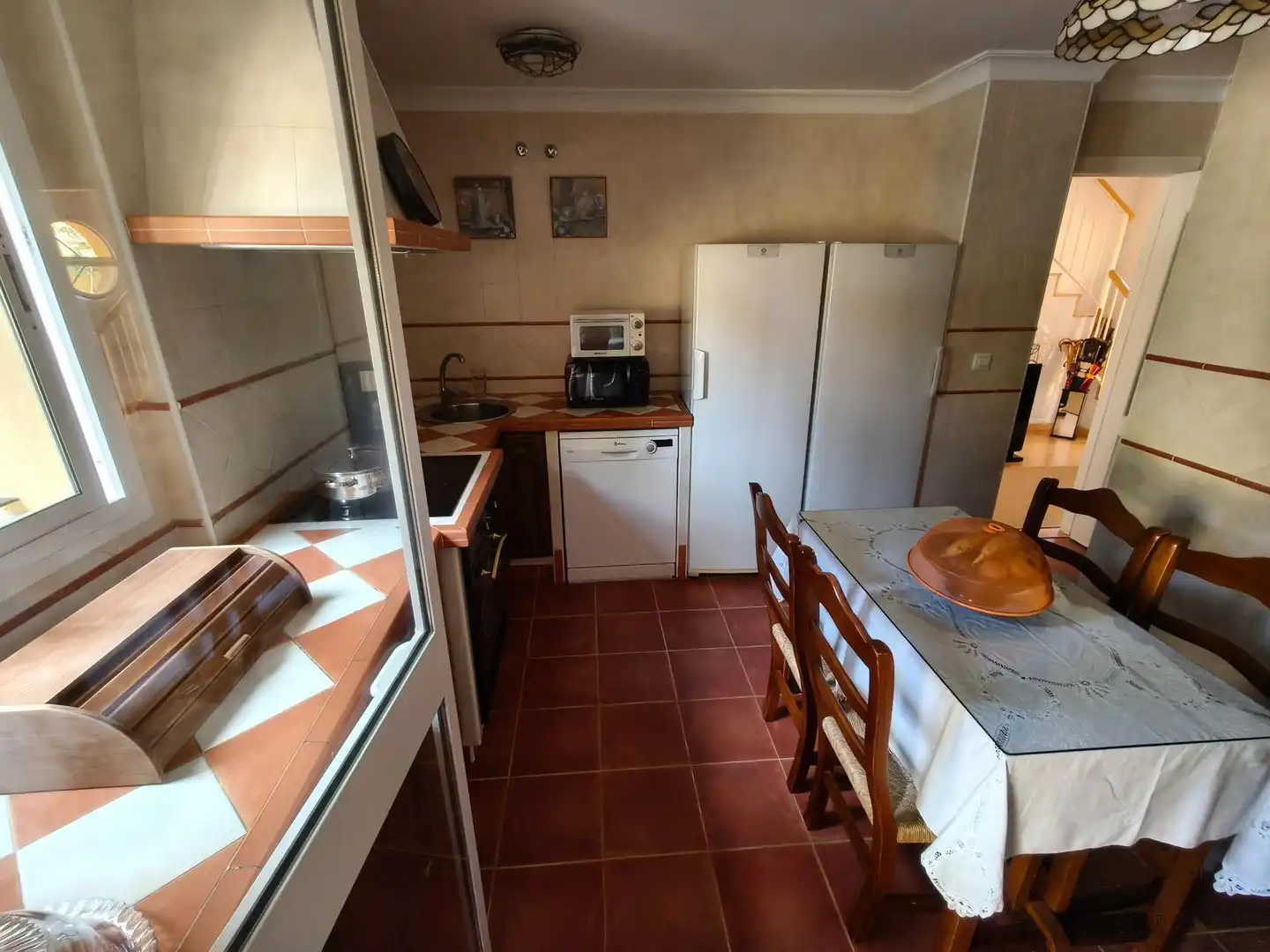 Cuina de Casa adosada en venda en Puerto Real amb Aire condicionat, Calefacció i Jardí privat