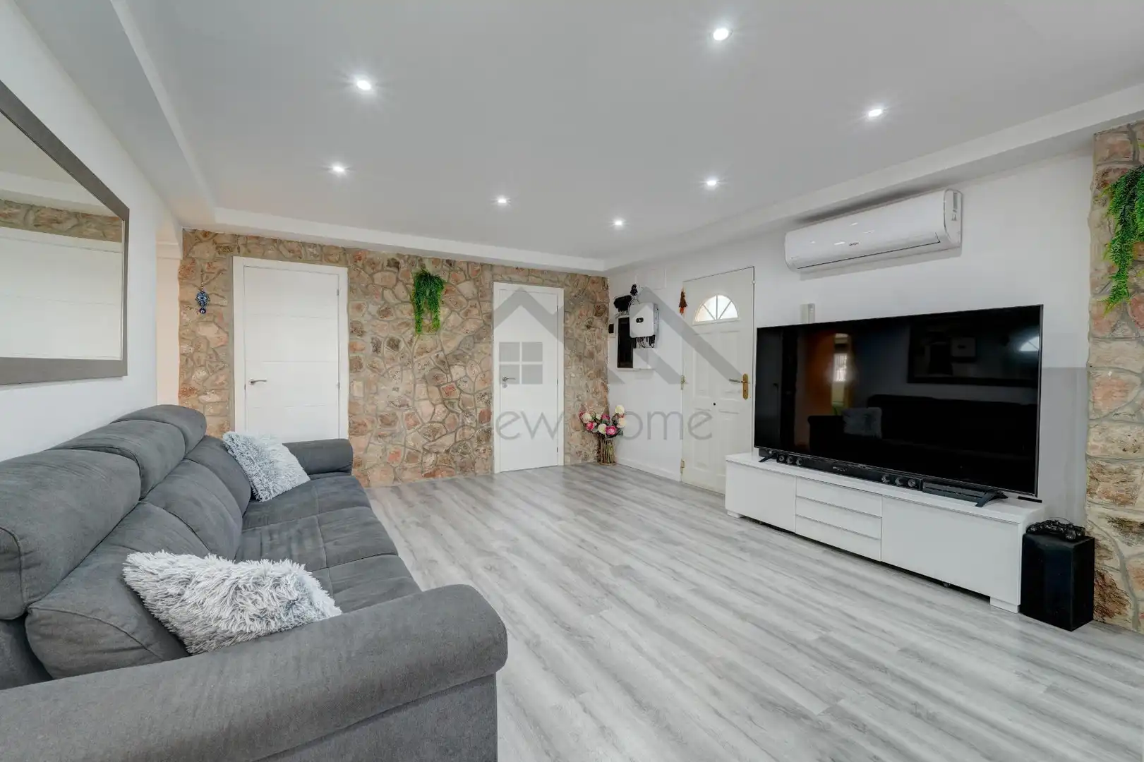 Sala de estar de Casa o chalet en venta en La Pobla de Vallbona con Aire acondicionado, Calefacción y Jardín privado