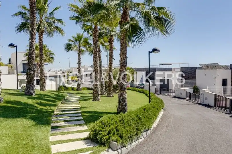 Casa amb terrassa en venda a San Miguel de Salinas, imagen 33