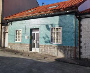 Exterior view of Single-family semi-detached for sale in Vilagarcía de Arousa