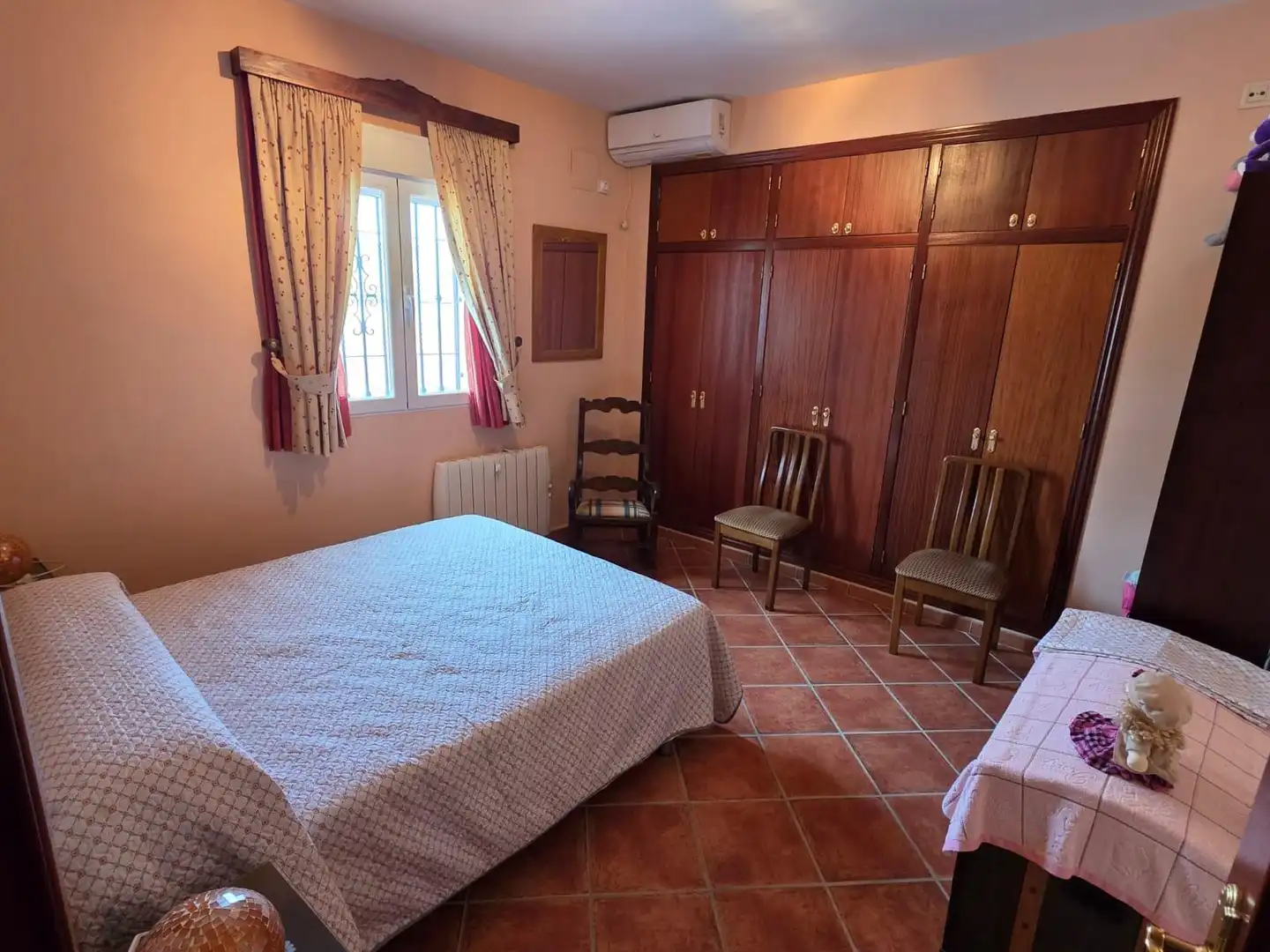 Bedroom of Houses for sale in Ventas de Huelma  with Air Conditioner, Heating and Private garden