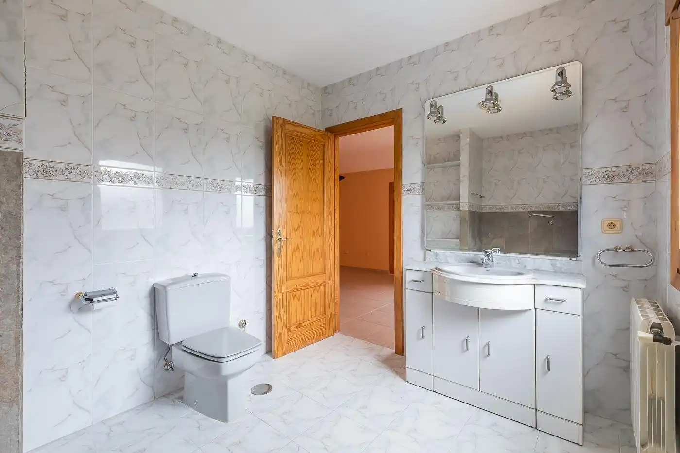 Bathroom of Detached homes for sale in Galapagar  with Heating, Private garden and Terrace