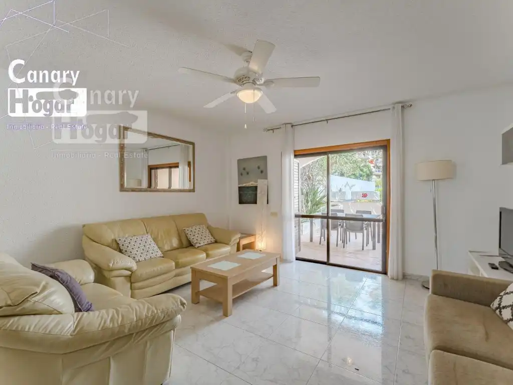 Sala de estar de Casa o chalet en venta en Arona con Calefacción, Jardín privado y Balcón