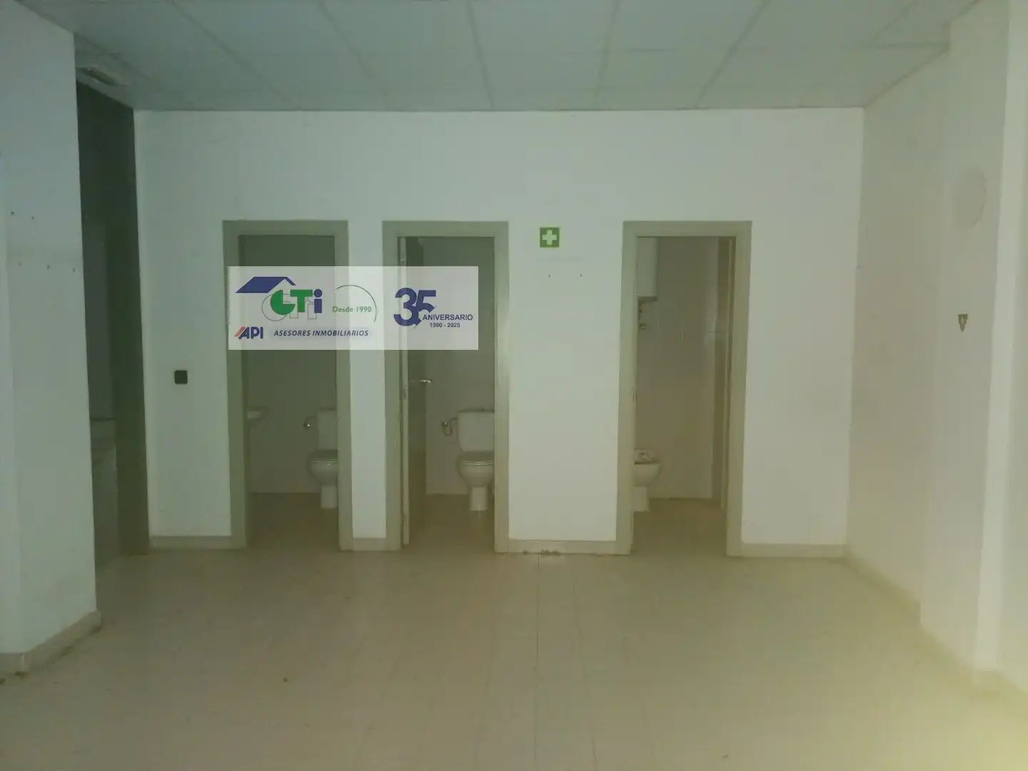 Baño de Local en venta en Zaragoza