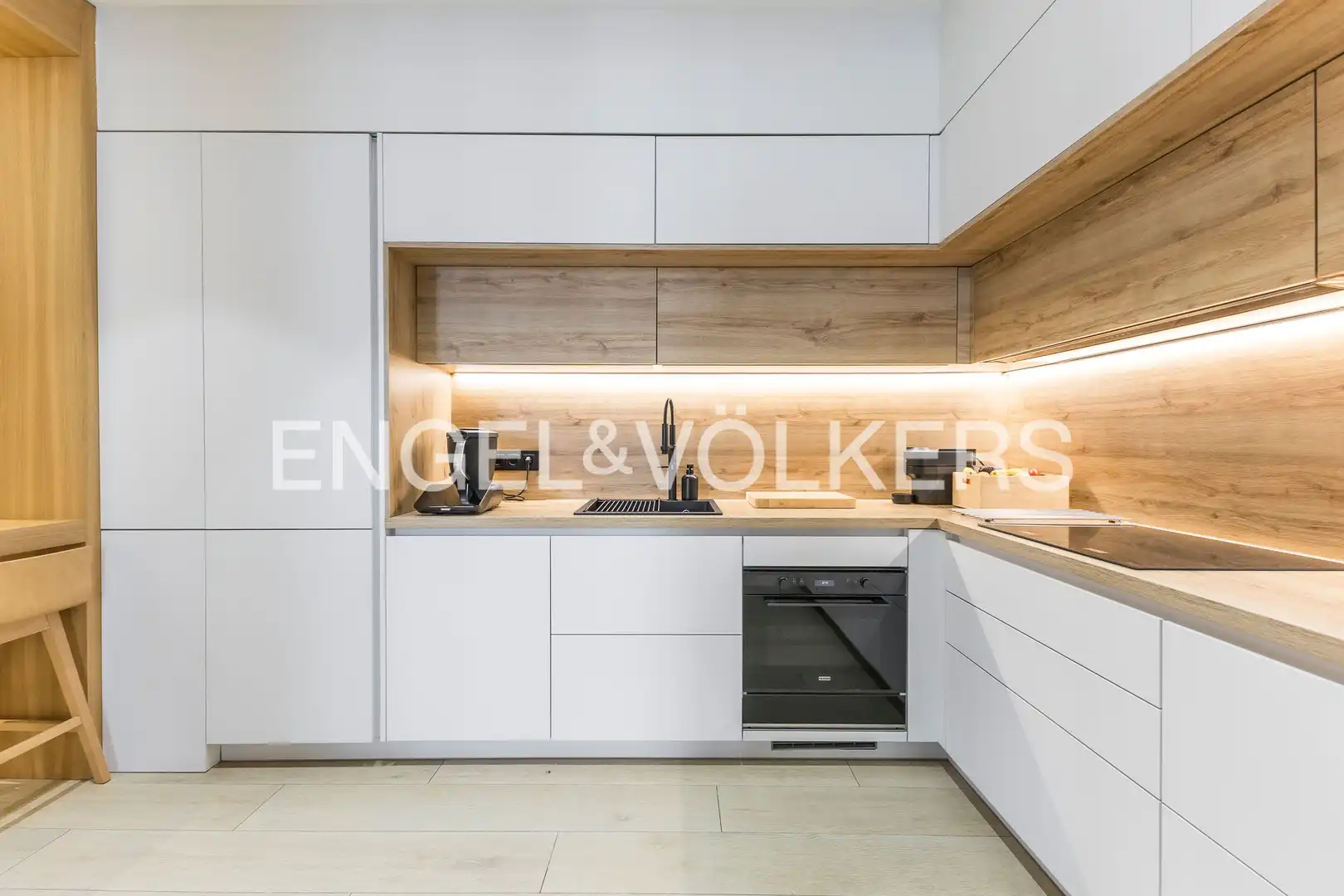 Kitchen of Flat for sale in Madrid  with Air Conditioner, Heating and Storage room