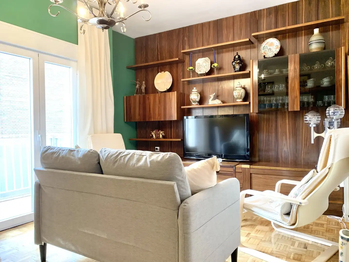 Living room of Flat for rent in Madrid  with Heating, Parquet flooring and Terrace