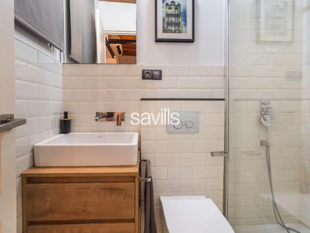 Baño de Apartamento en venta en Barcelona con Aire acondicionado, Horno y Balcón