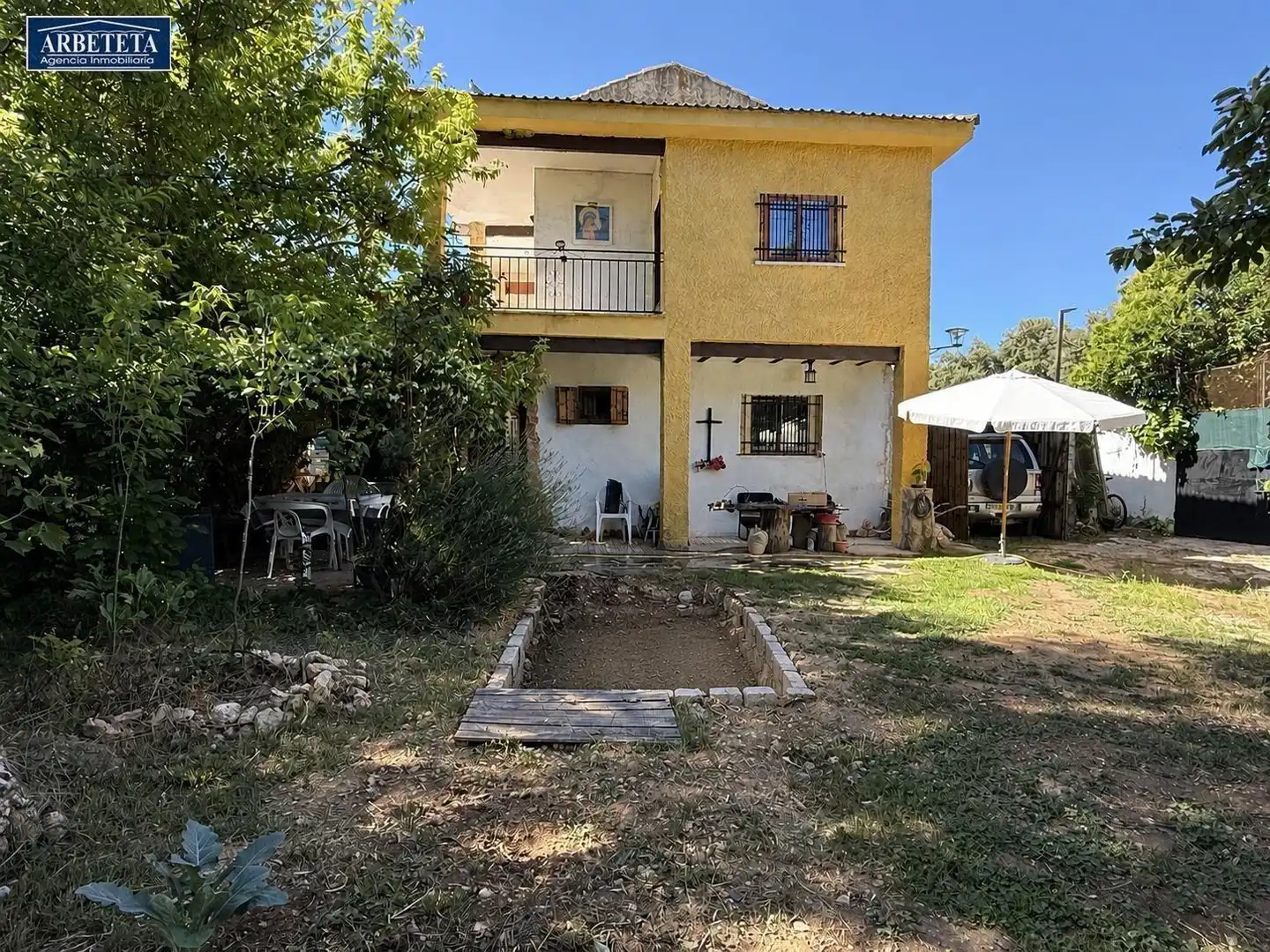 Vista exterior de Casa adosada en venta en Trijueque con Calefacción, Jardín privado y Trastero