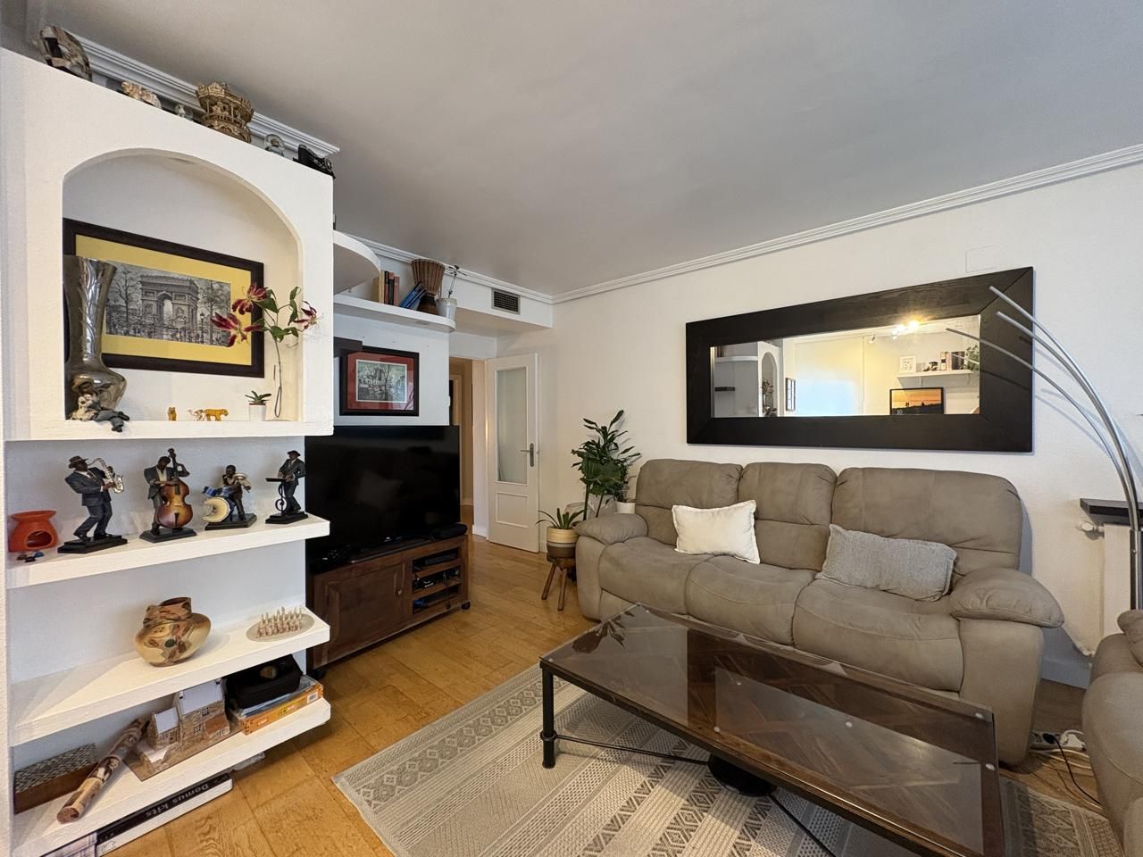 Living room of Flat for rent in Alcobendas  with Air Conditioner, Heating and Furnished