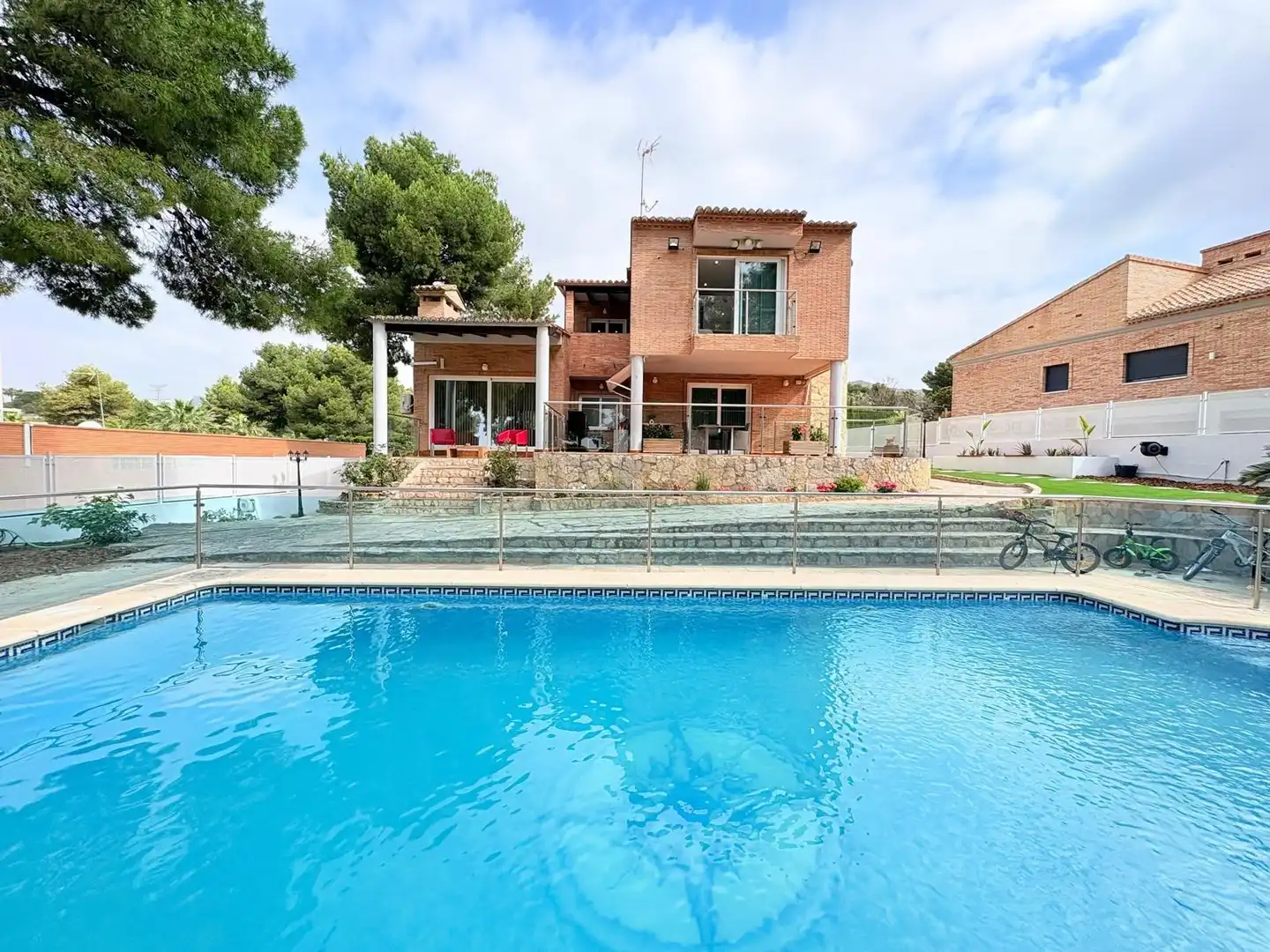 Piscina de Casa o chalet en venta en Alfinach - Los Monasterios