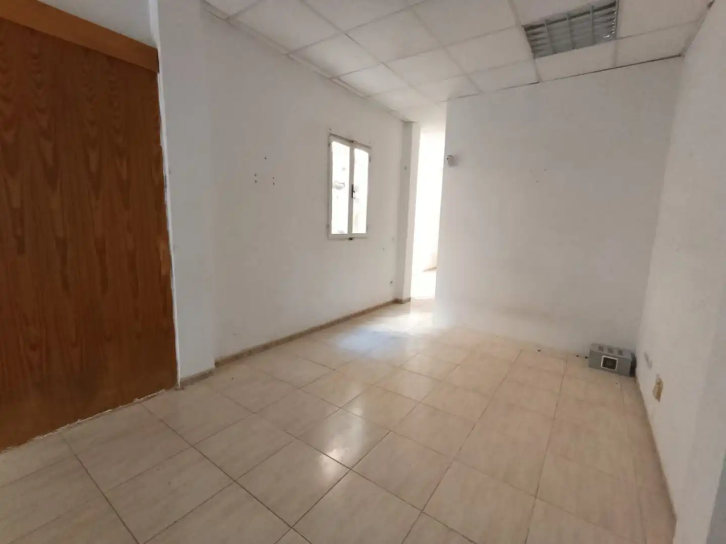 Local comercial en venda a Llevant, imagen 4