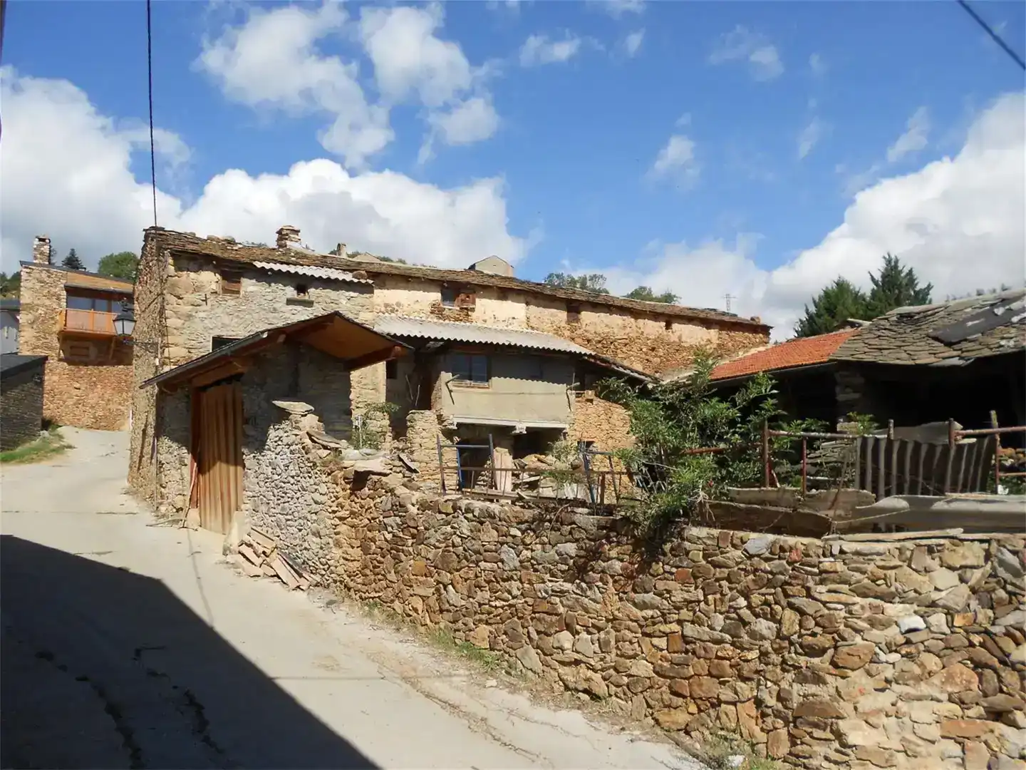Vista exterior de Finca rústica en venda en Bellver de Cerdanya
