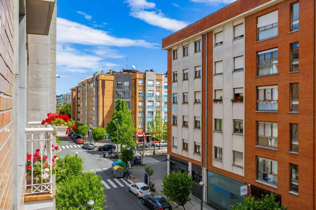 Vista exterior de Piso en venta en Donostia - San Sebastián  con Calefacción