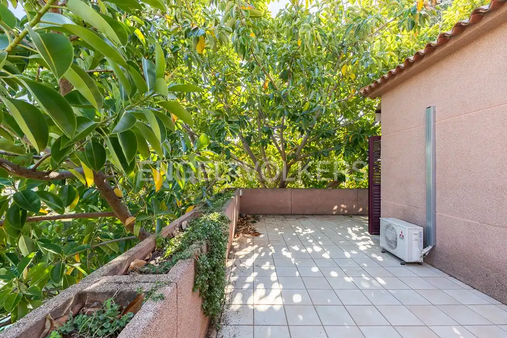 Terrace of Houses for sale in La Pobla de Vallbona  with Air Conditioner, Heating and Private garden