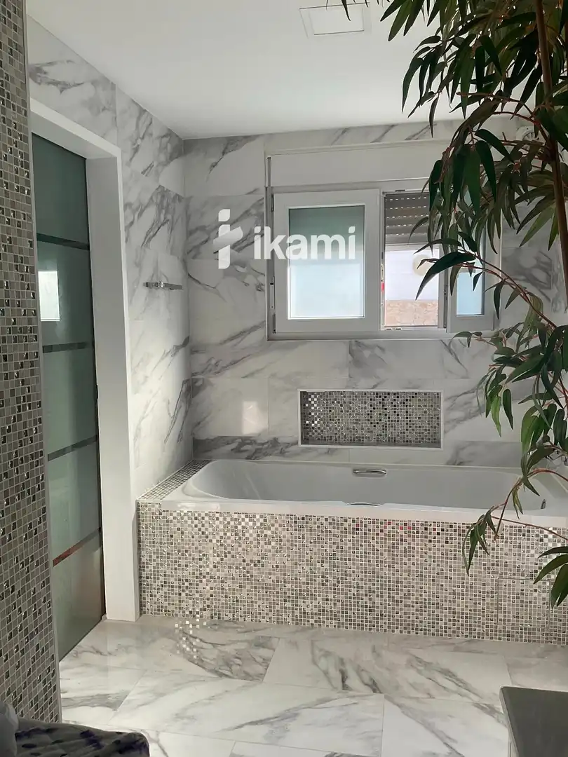 Bathroom of Houses for sale in Dénia  with Air Conditioner, Heating and Private garden