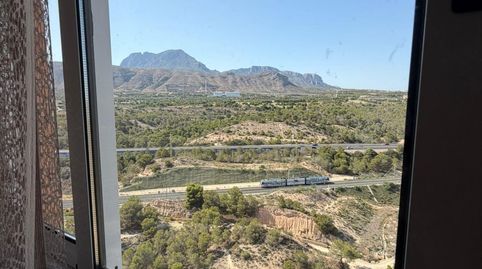 Foto 2 de Piso en venta en Via Parque, Benidorm