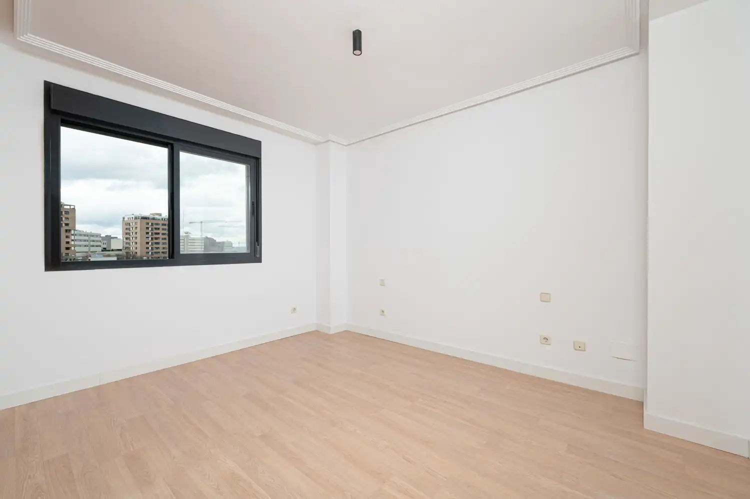 Habitación de Piso en venta en Madrid con Trastero