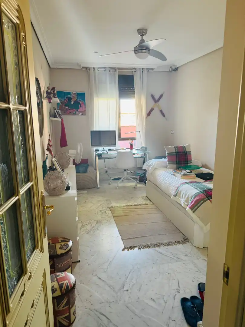 Schlafzimmer von Dachboden zum Verkauf in Córdoba mit Abstellraum, Möbliert und Gemeinschaftspool
