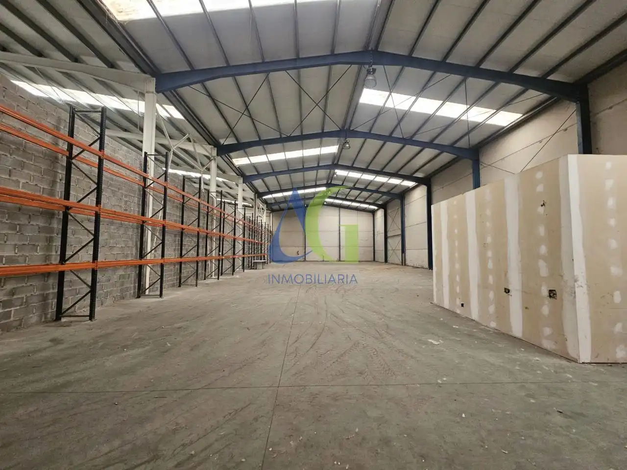Industrial buildings for rent in Onzonilla