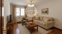 Sala d'estar de Pis en venda en Burgos Capital amb Calefacció