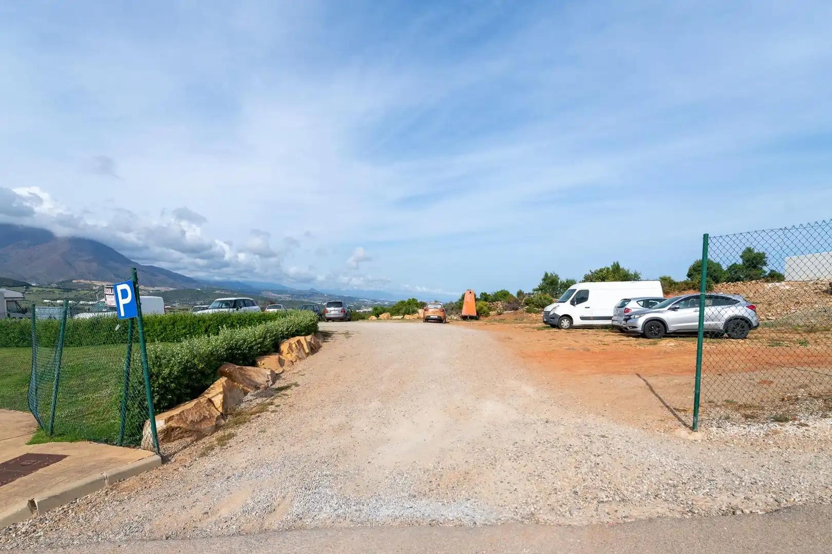 Aparcament de Pis en venda en Casares amb Aire condicionat, Terrassa i Moblat