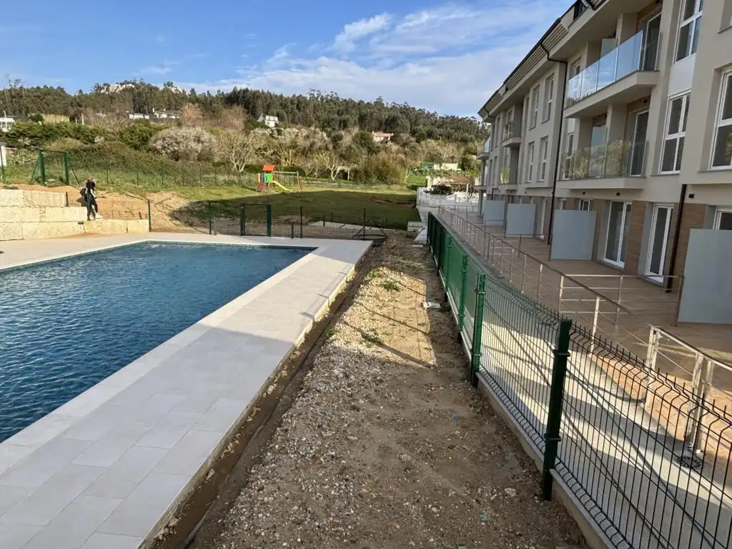 Piscina de Pis en venda en Ortigueira amb Calefacció, Jardí privat i Terrassa