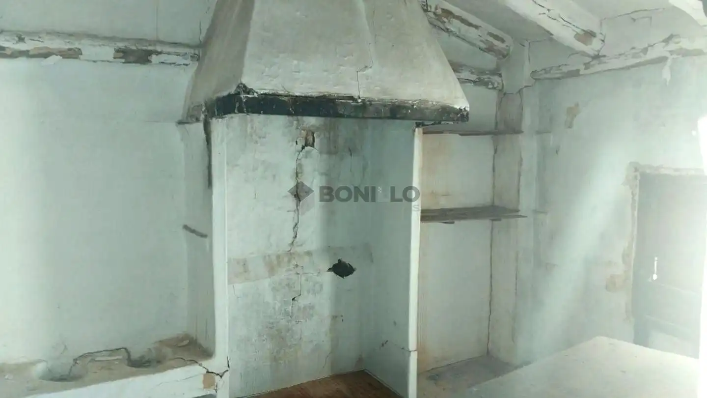 Casa adosada en venda en Ademuz amb Balcó