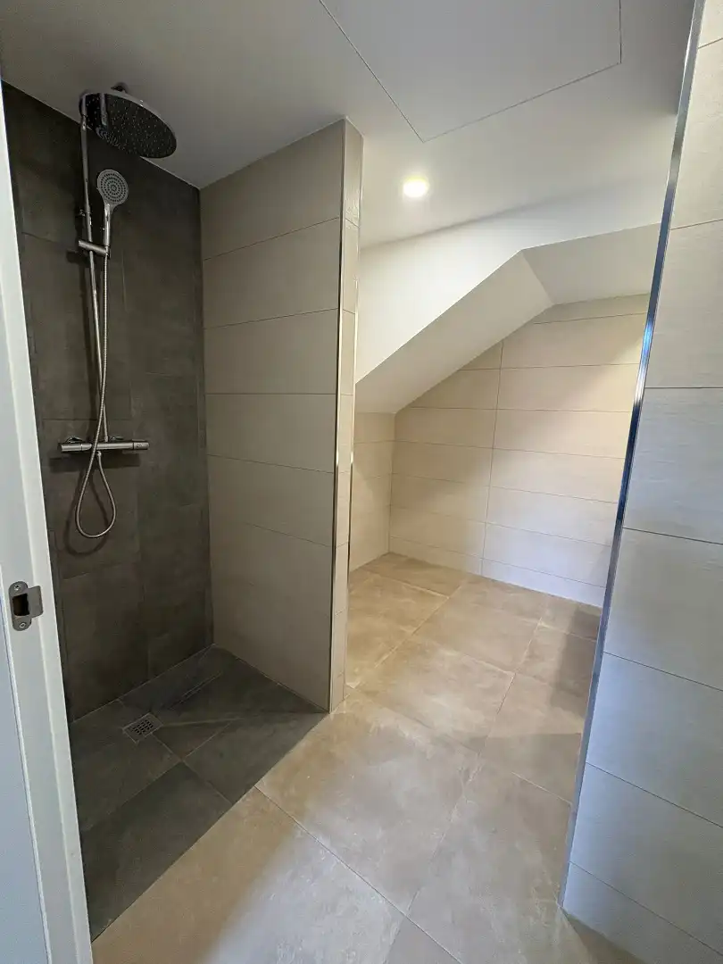 Bathroom of Duplexes for sale in Cornellà de Llobregat  with Air Conditioner, Heating and Parquet flooring