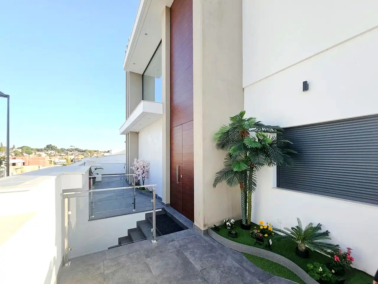 Vista exterior de Casa o xalet en venda en Alcalá de Guadaira amb Aire condicionat, Jardí privat i Terrassa