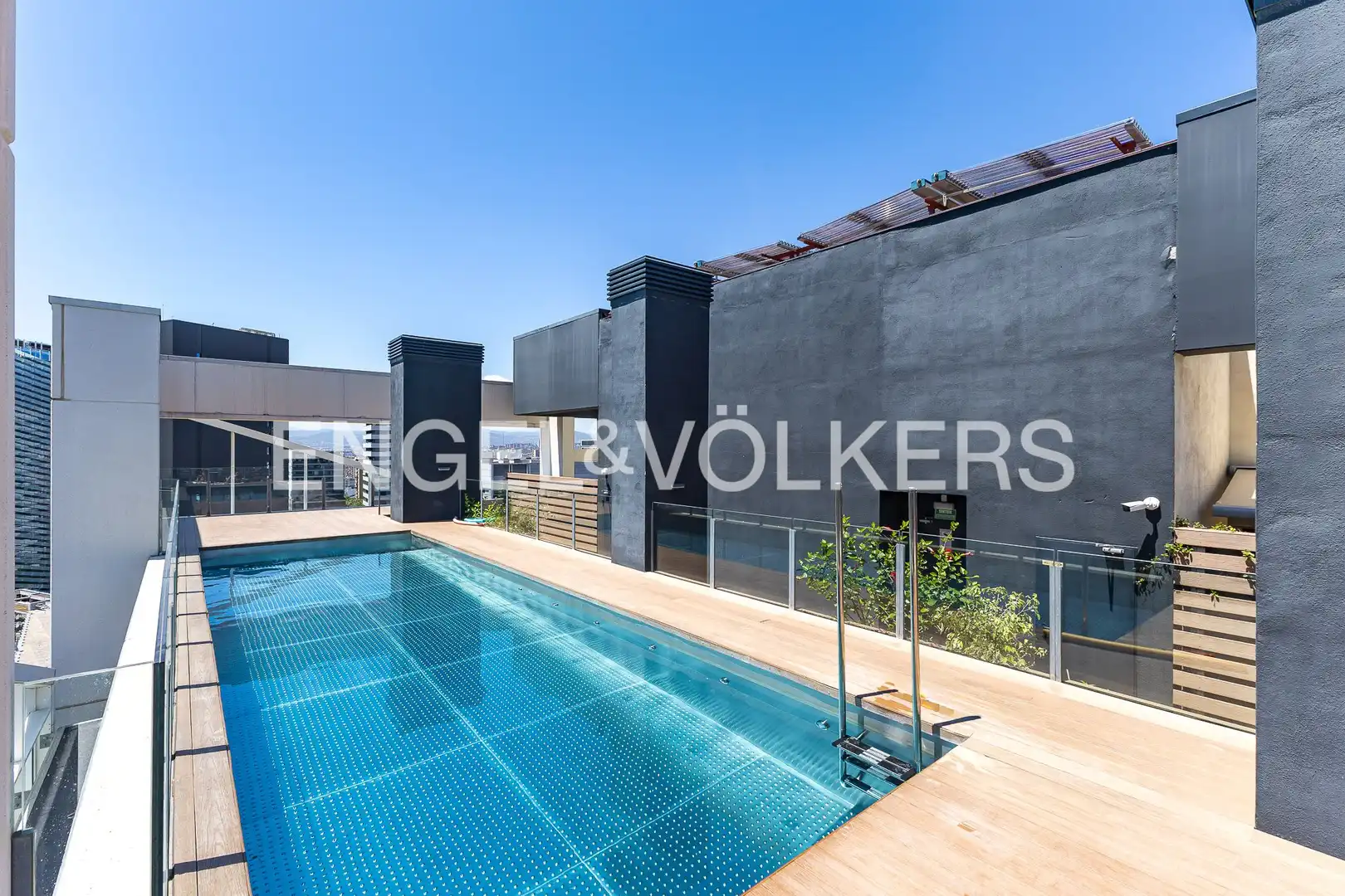 Swimming pool of Flat for sale in L'Hospitalet de Llobregat  with Air Conditioner, Heating and Parquet flooring