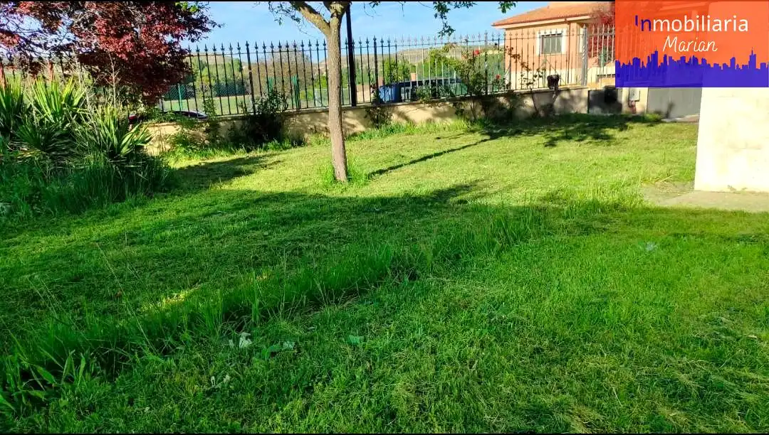 Casa o xalet en venda en Milagros amb Calefacció, Jardí privat i Terrassa