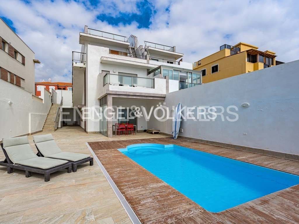 Vista exterior de Pis en venda en Arico amb Terrassa, Piscina i Moblat