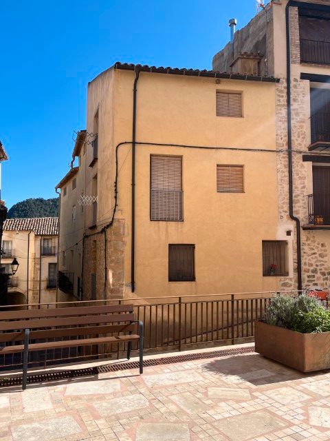 Vista exterior de Casa o xalet en venda en Prat de Comte amb Calefacció, Moblat i Balcó