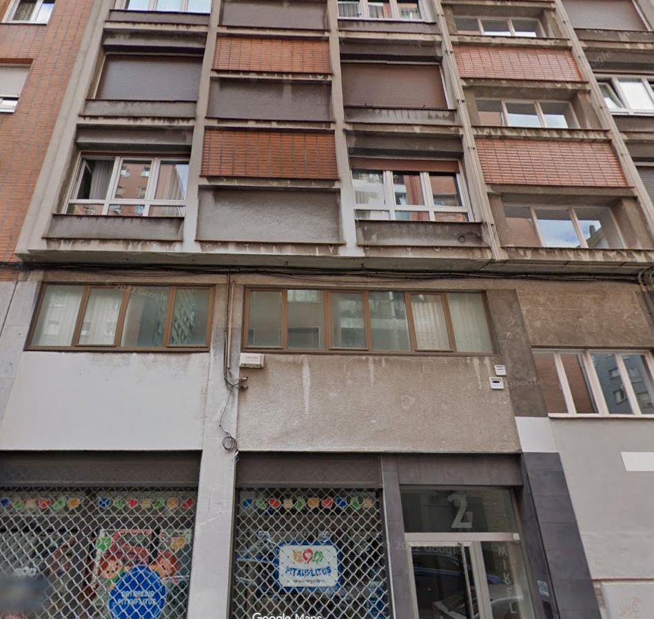 Vista exterior de Pis en venda en Bilbao  amb Balcó