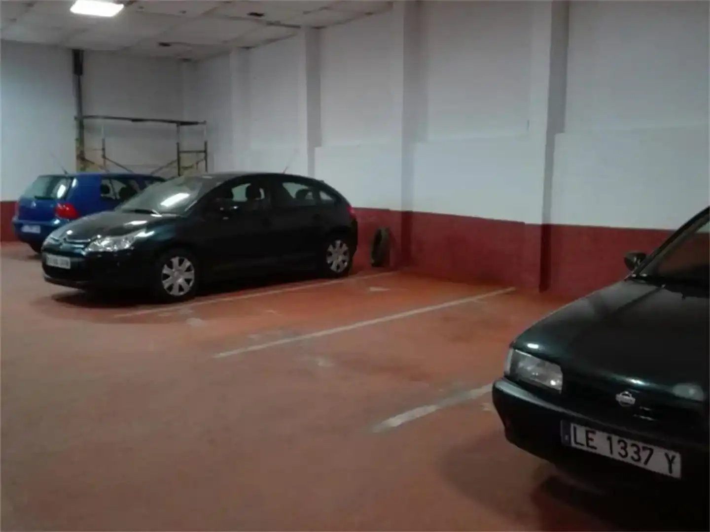 Aparcament de Pis en venda en Santa María del Páramo amb Traster i Moblat