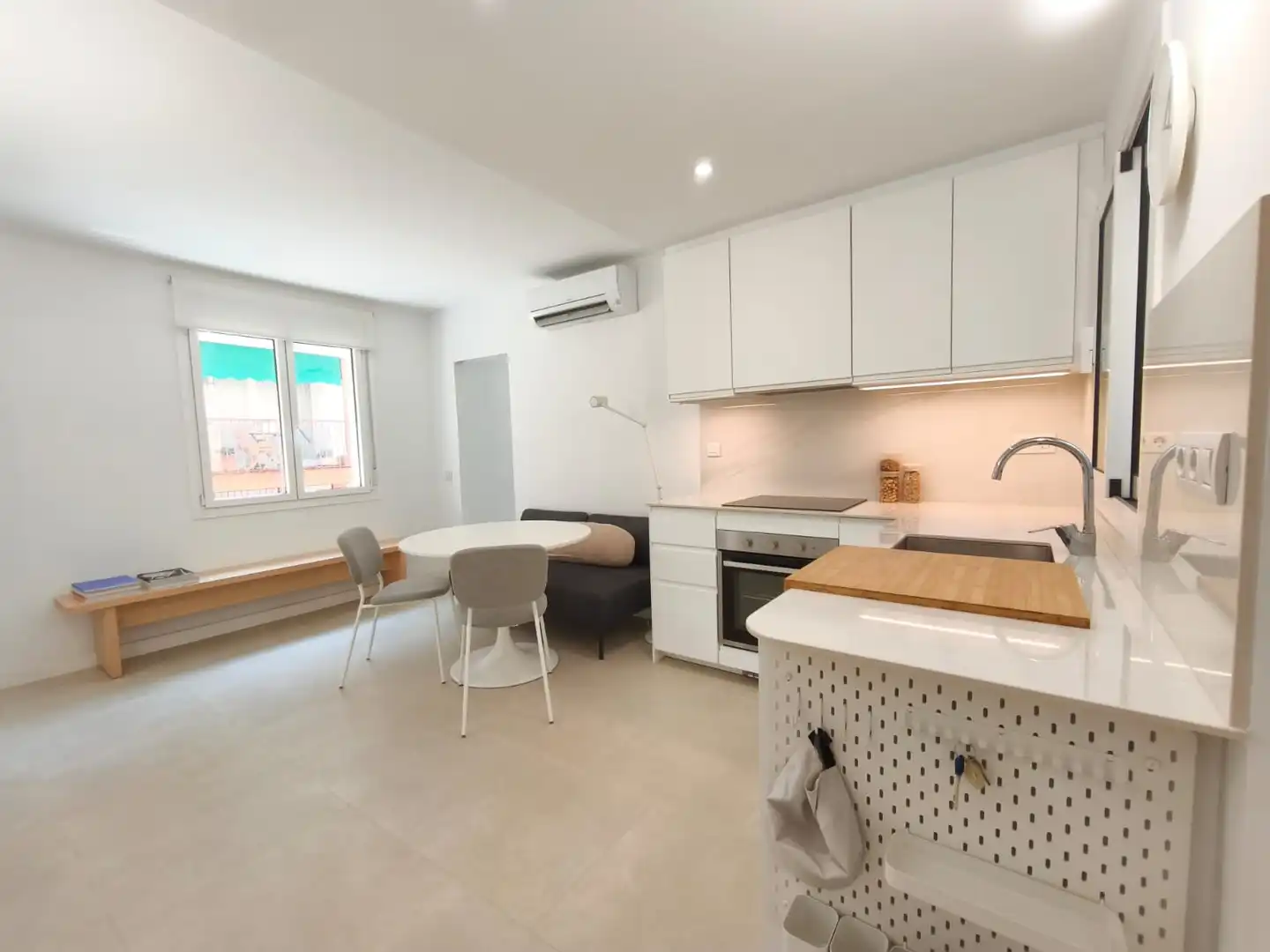 Kitchen of Flat for sale in Barcelona  with Air Conditioner