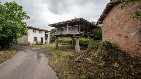 Casa para rehabilitar con cuadra, hórreo  y finca edificable en La MadalenaVillaviciosa, imatge 3