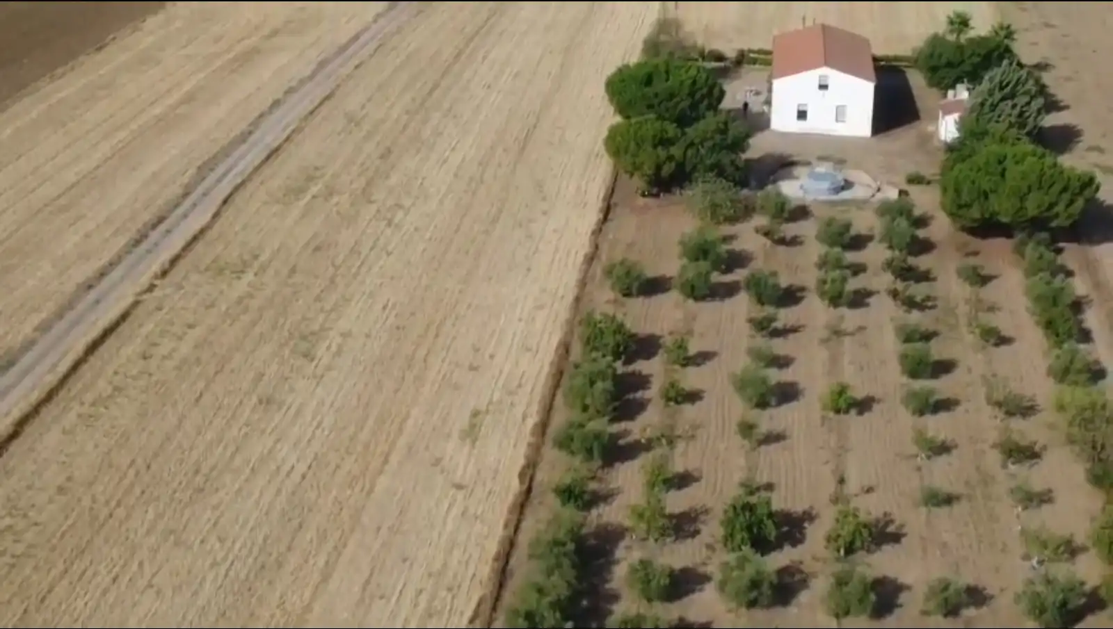 Casa rústica amb piscina en venda a Diseminado Diseminados