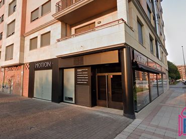 Local comercial en venda a El Hayedo - avenida Universidad