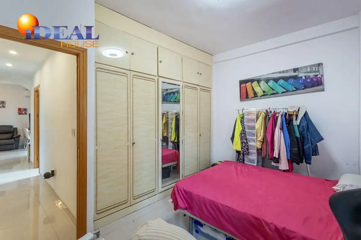 Bedroom of Flat for sale in Granada  with Air Conditioner and Terrace
