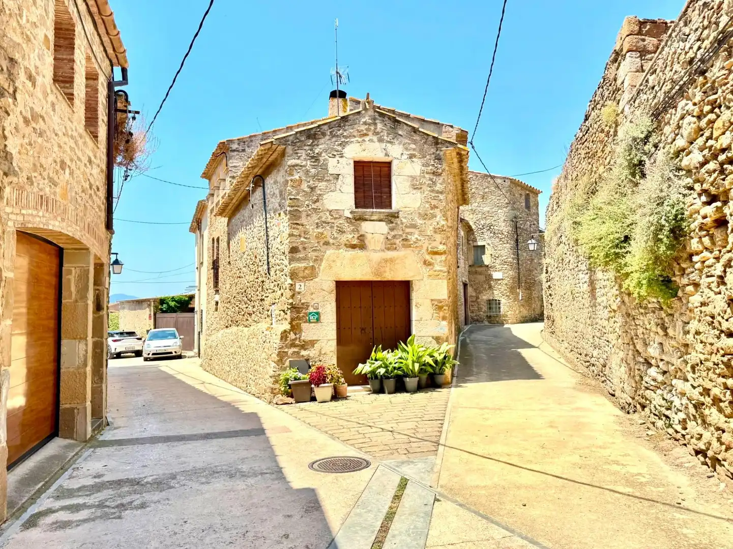Vista exterior de Casa o xalet en venda en Ullastret amb Aire condicionat, Calefacció i Jardí privat