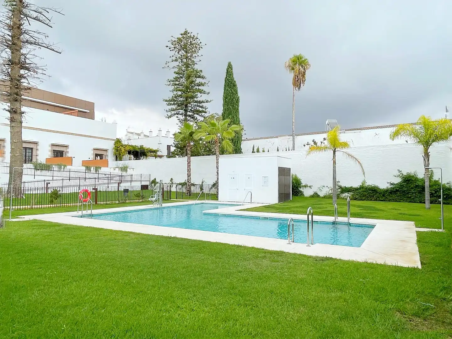 Piscina de Casa o xalet en venda en El Puerto de Santa María amb Terrassa, Moblat i Piscina comunitària