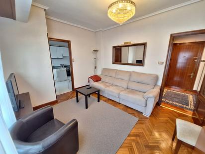 Sala d'estar de Pis de lloguer en Bilbao  amb Terrassa