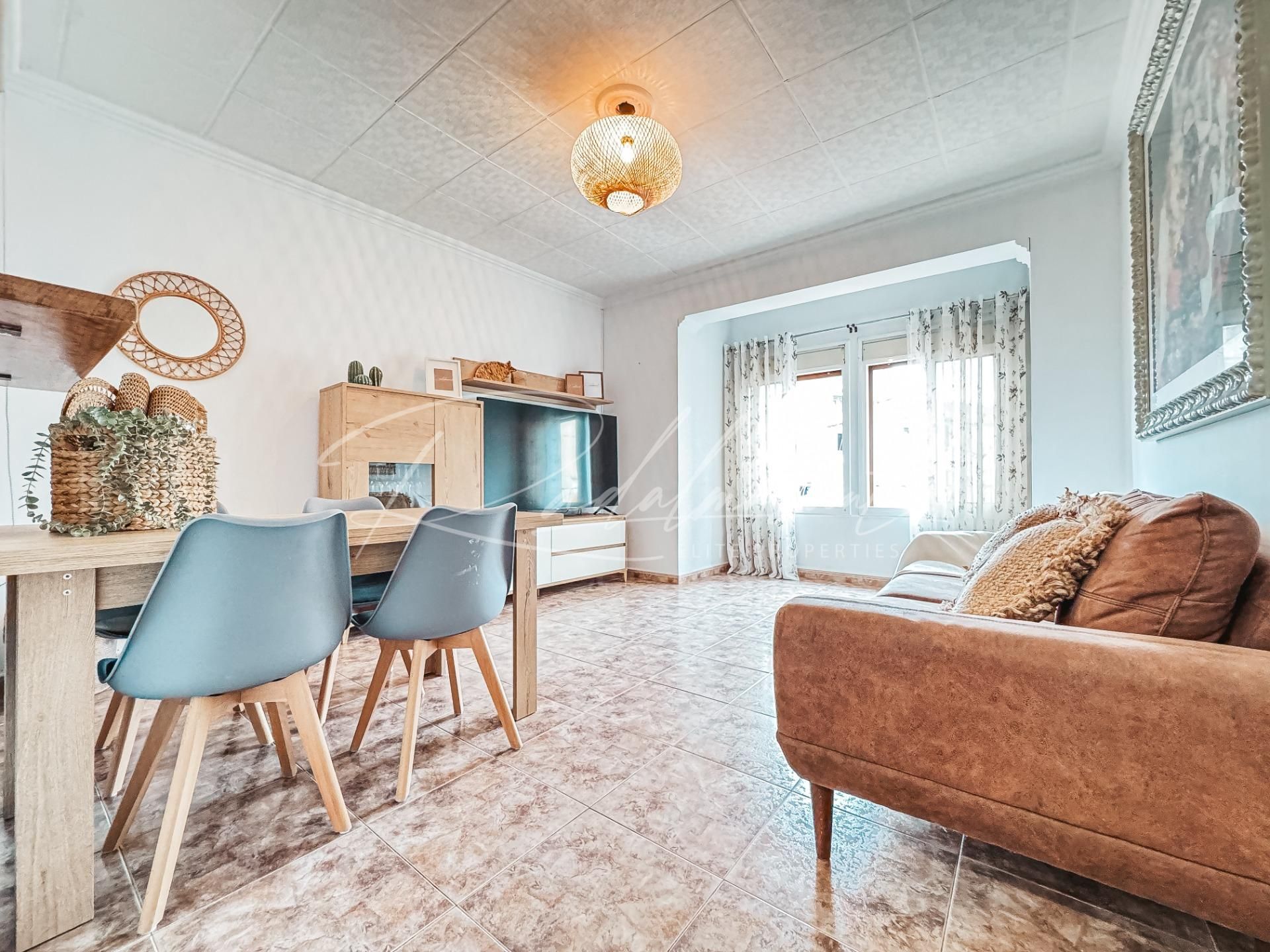 Sala d'estar de Pis en venda en  Tarragona Capital amb Aire condicionat i Moblat